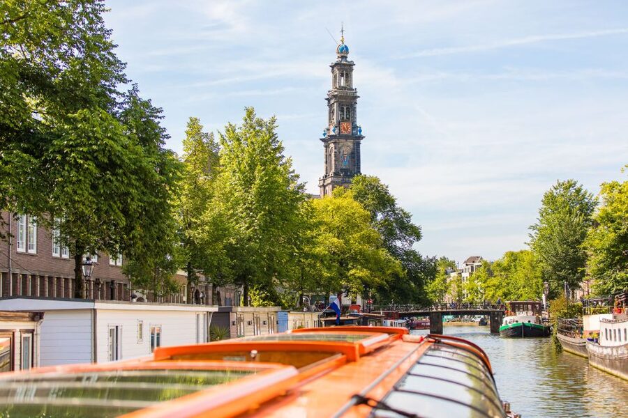Amsterdam: City Canal Cruise and Heineken Experience - Inside the original Heineken factory