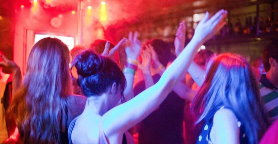 Amsterdam: City Center Bar Crawl and Nightlife Experience - Key points to know before booking