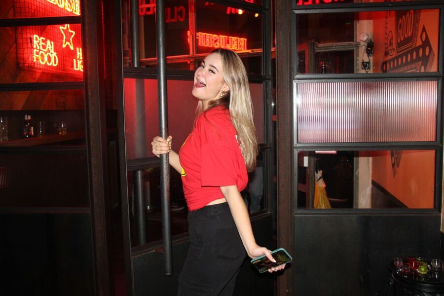 Amsterdam: City Center Bar Crawl and Nightlife Experience - Who should book this crawl?