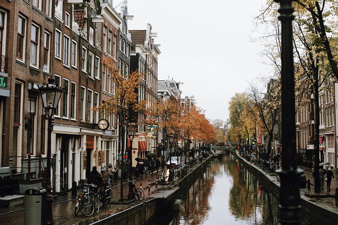 Amsterdam City Center & History - Exclusive Guided Walking Tour - Canals, courtyards, and Amsterdam’s quieter corners