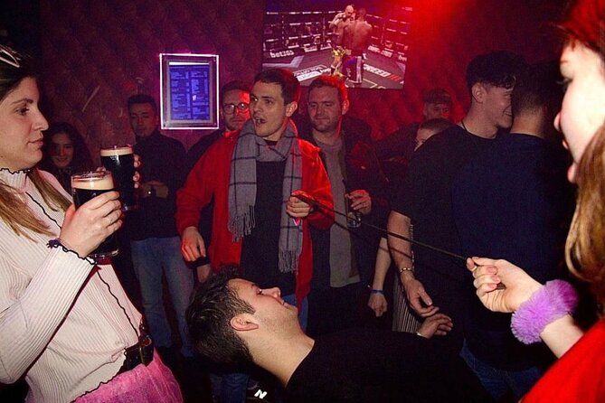 Amsterdam: City Centre Bar Crawl and Nightlife Experience - Moving between Leidseplein and Rembrandtplein
