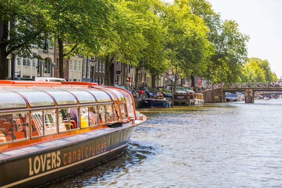 Amsterdam: City Centre Canal Cruise - Who should take this cruise?