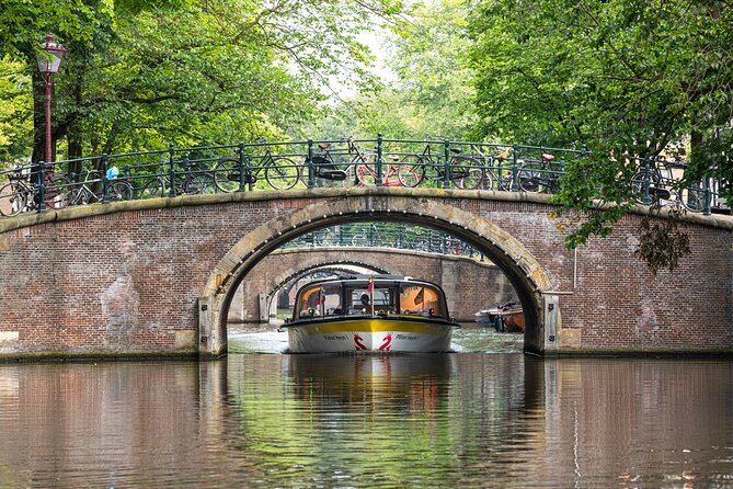 Amsterdam City Centre Cruise on heated boat with Audioguide - The canal ring and the old city