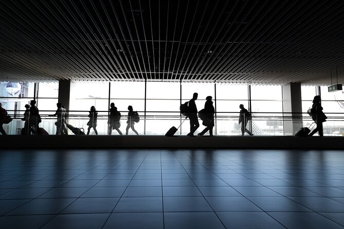 Amsterdam City to AMS Schiphol Airport departure transfer - Meeting your driver at the hotel