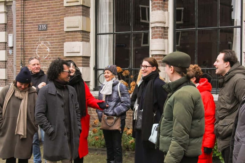 Amsterdam: City walking experience with a local - Spui and the quiet Begijnhof