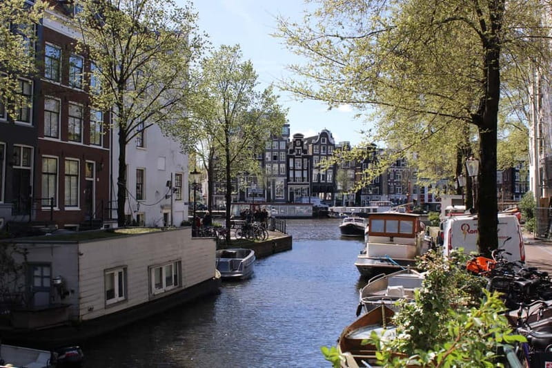 Amsterdam: City walking experience with a local - Bikes, WWII, and modern Amsterdam