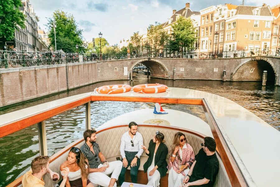 Amsterdam: Classic Boat Cruise with Optional Cheese & Wine - Comfort, weather, and access
