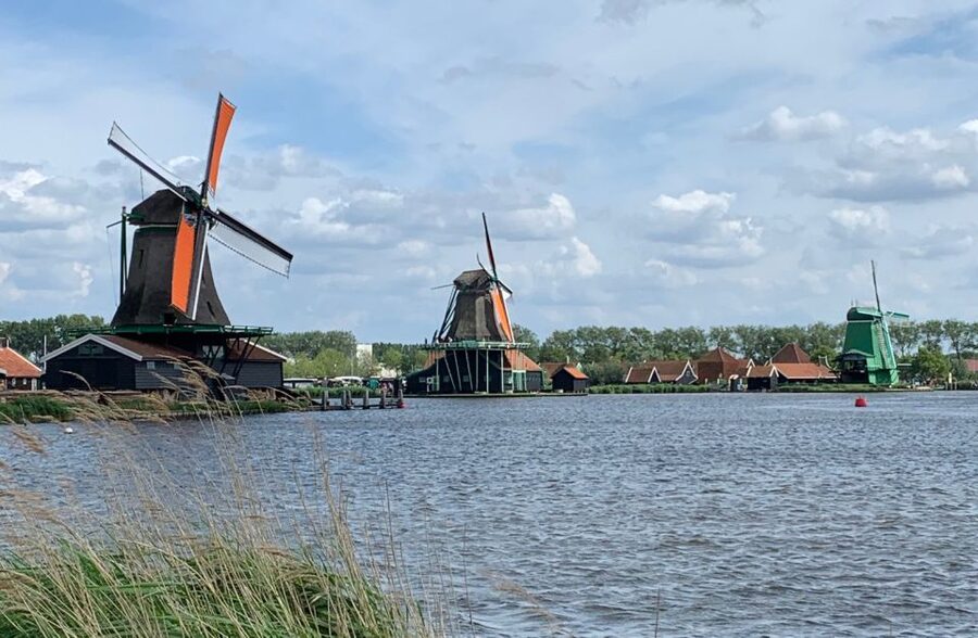 Amsterdam: Countryside Bike Tour and Zaanse Schans Windmills - What the $64 price gives you