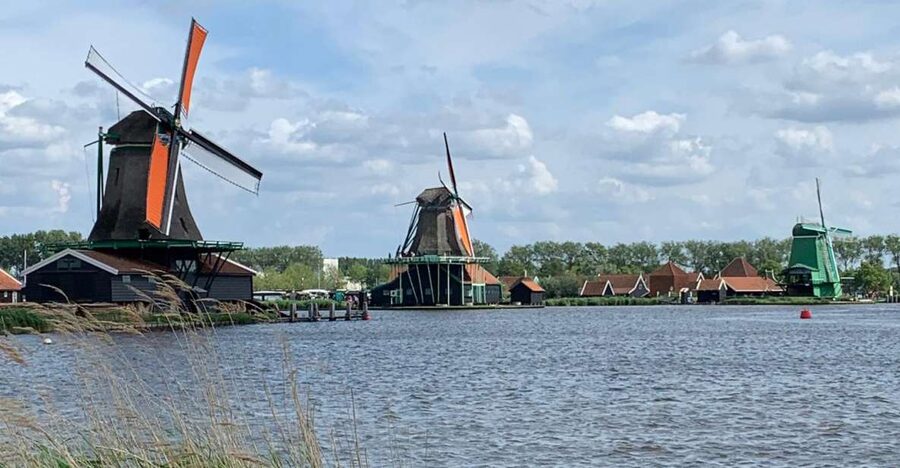 Amsterdam: Countryside Bike Tour and Zaanse Schans Windmills - Should you book the Zaanse Schans bicycle tour?