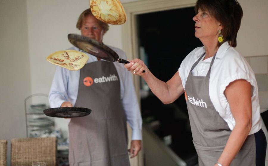 Amsterdam: Craft Dutch Pancakes in Charming Canal House - Who should book this experience?