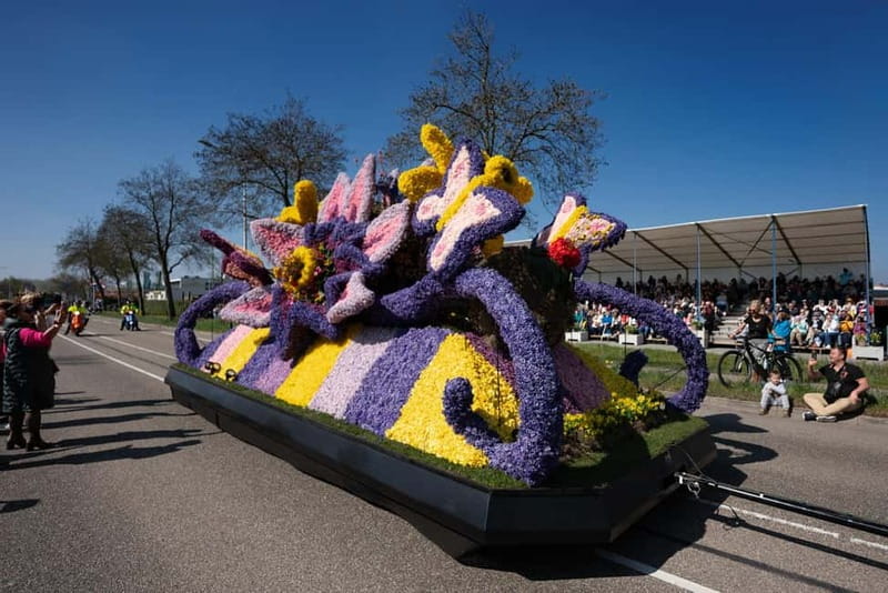 Amsterdam: Day Trip to Flower Parade & Keukenhof on April 18 - Transport, meeting point, and practical comfort