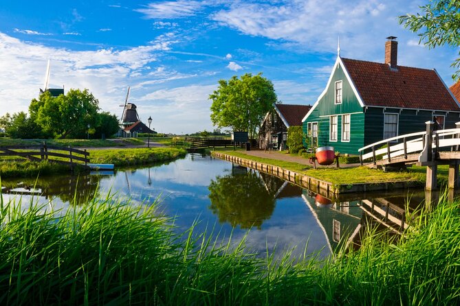 Amsterdam: Day Trip to Keukenhof & Zaanse Schans Windmills - What the self-guided format means for you