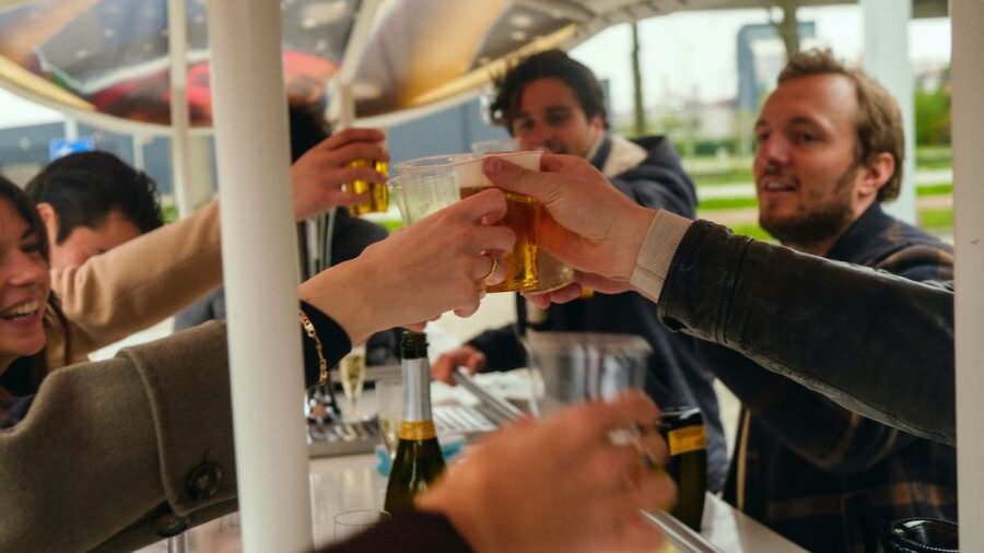 Amsterdam: Dutch Beer Bike Blast Tour with Onboard Bar - Private groups, shared energy, and group size