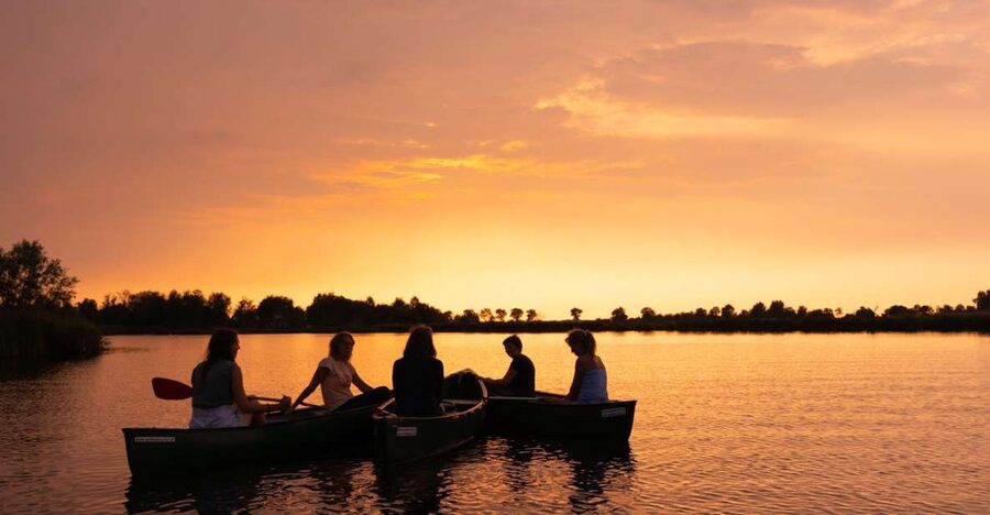Amsterdam: Dutch Countryside Sunset Canoe Tour - Leaving Amsterdam behind in a few minutes
