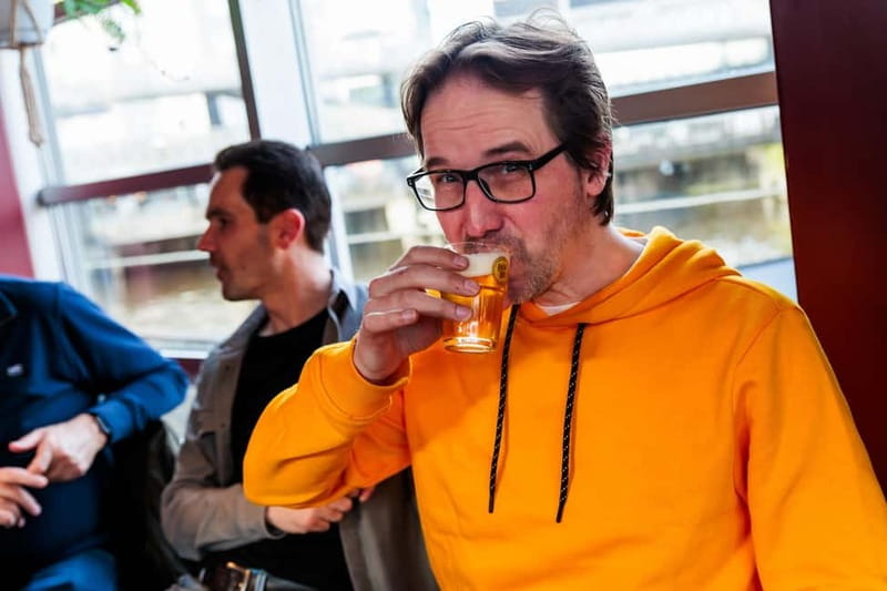 Amsterdam: Dutch Craft Beer Tasting with cheese and snacks - Five Dutch beers and a little mystery