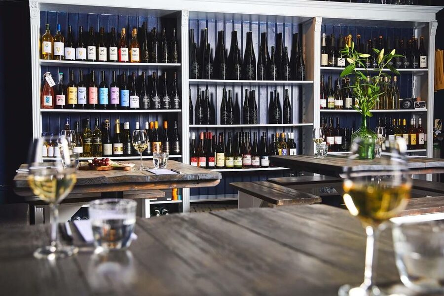 Amsterdam: Dutch Wine Tasting with Sommelier - Bread, pairings, and the food on the table