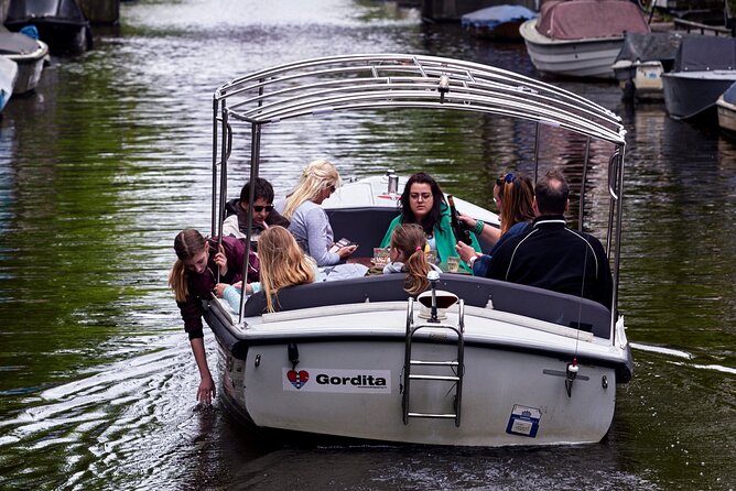 Amsterdam Essence in German: 90-minute waterway trip - Timing your cruise in an Amsterdam day