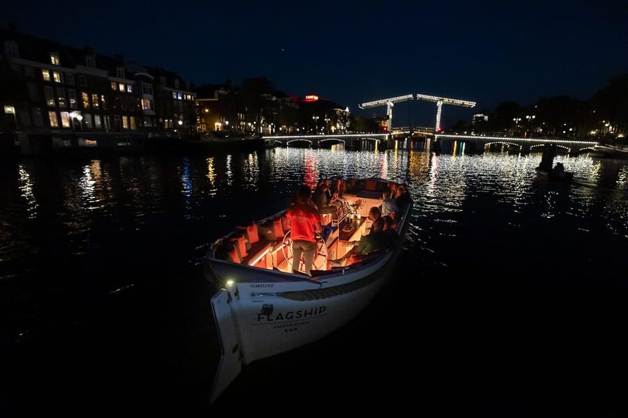 Amsterdam: Evening Canal Cruise with (Open) Bar on Board - A One-Hour Route Through Amsterdam’s Core