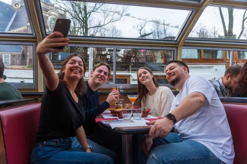 Amsterdam: Evening Cocktail Cruise along the canals - Cocktails, wine, and the food served onboard