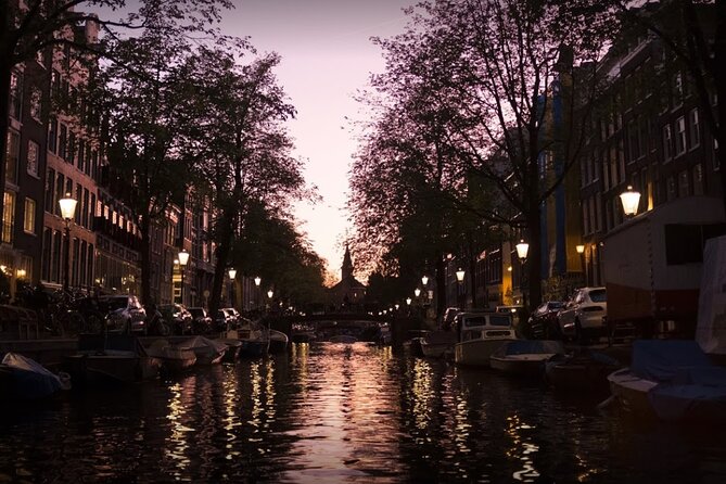 Amsterdam Evening Cruise in Small Group - Why a small evening boat changes Amsterdam