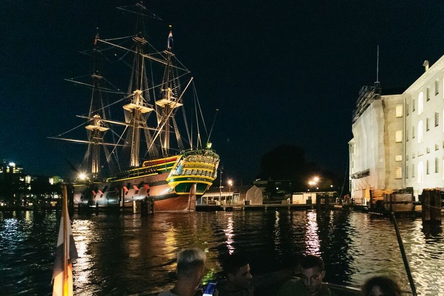 Amsterdam: Evening Cruise with Optional Wine and Snacks - The Amstel and the glowing Magere Brug