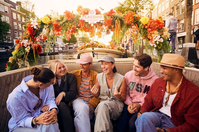 Amsterdam: Exclusive Tulip Tour Canal Cruise - A small boat and a short, focused ride