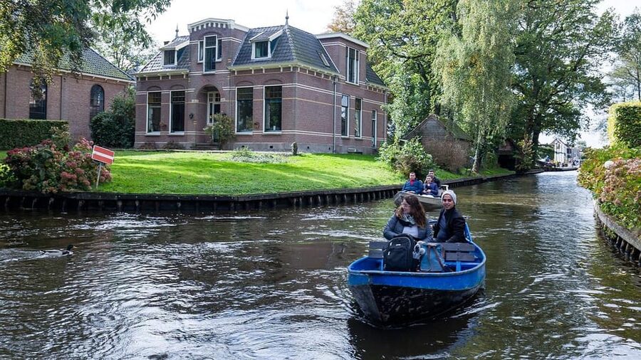 Amsterdam: Explore Giethoorn in a Private Tour with Driver - What the private car adds to the experience
