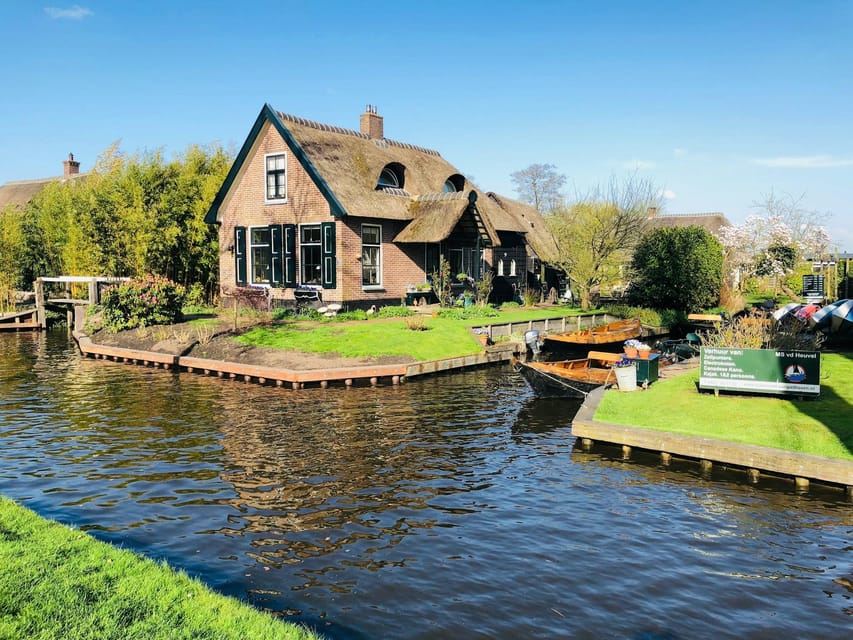 Amsterdam: Explore Giethoorn in a Private Tour with Driver - Arriving in a village without ordinary streets