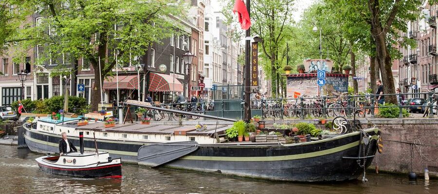 Amsterdam Explorer Pass: Save up to 50% on 3-7 Attractions - Distinctive tours and less conventional stops