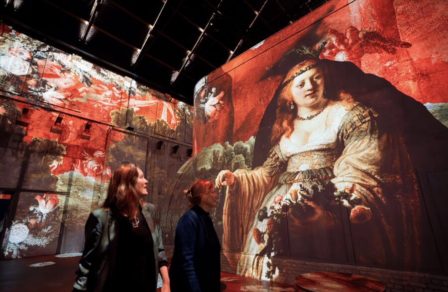Amsterdam: Fabrique des Lumières Dutch Masters Ticket - Sitting, standing, and finding a good view