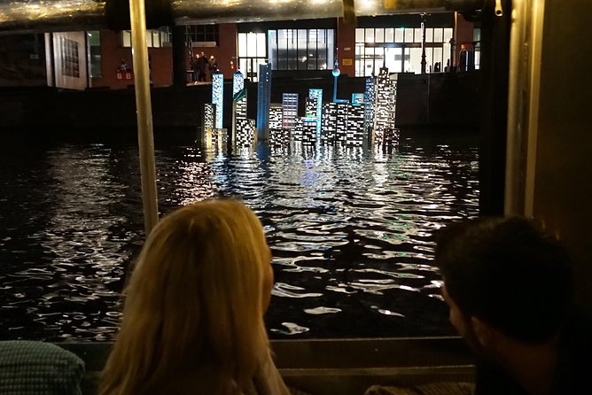 Amsterdam Festival of Lights Cruise by Captain Dave - The captains shape the experience