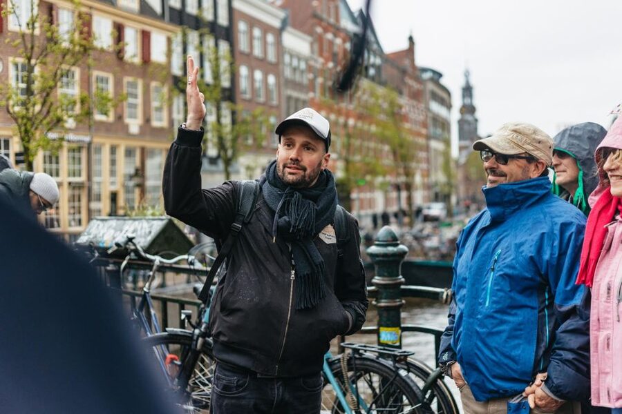 Amsterdam: Food and Culture Walking Tour with Tastings - The Royal Palace and central Amsterdam