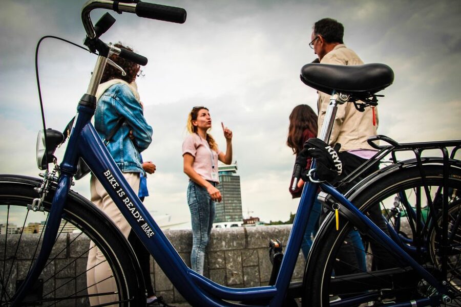 Amsterdam full day: Walking, Biking & Cruising with Lunch - The day at a glance