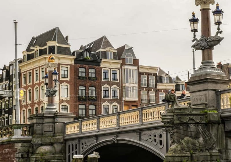 Amsterdam: German Canal Cruise with Unlimited Drinks Option - Choosing the unlimited drinks option