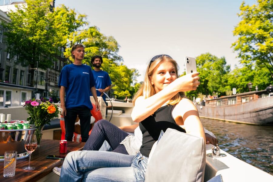 Amsterdam: German Guided Canal Cruise with on Board Bar - Herengracht and the Seven Bridges view