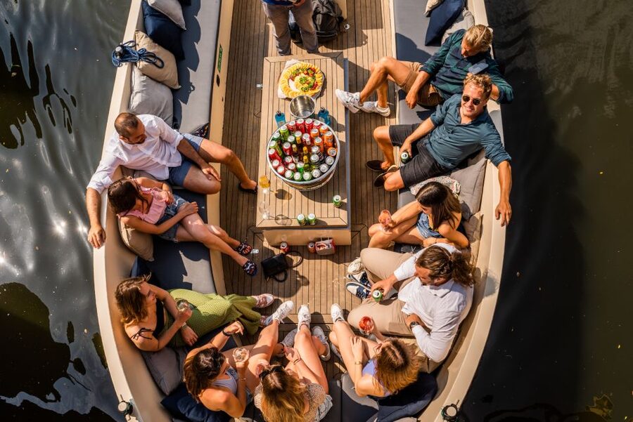 Amsterdam: German Guided Canal Cruise with on Board Bar - Prinsengracht, Stadsherstel, and changing neighborhoods