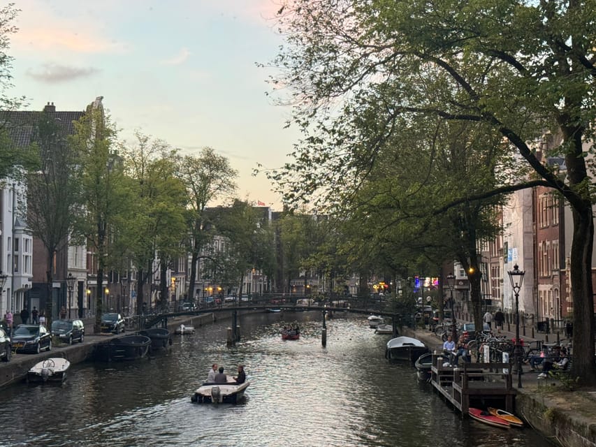 Amsterdam: Ghost Walking Tour and Dark History - The guides make the difference