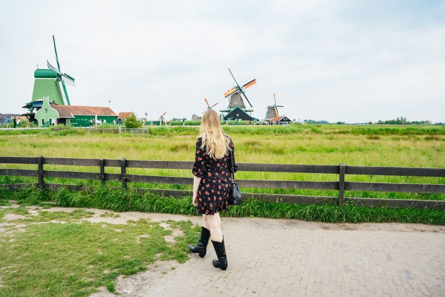 Amsterdam: Giethoorn, Volendam, and Zaanse Schans Tour - FAQ