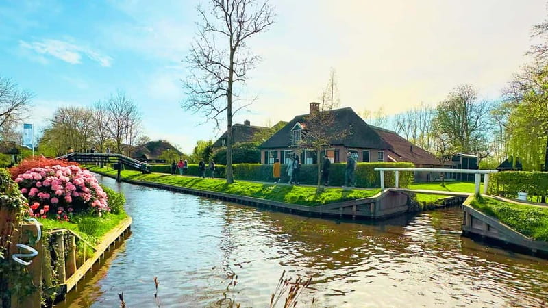 Amsterdam: Giethoorn & Zaanse Schans Small Group Day Trip - FAQ