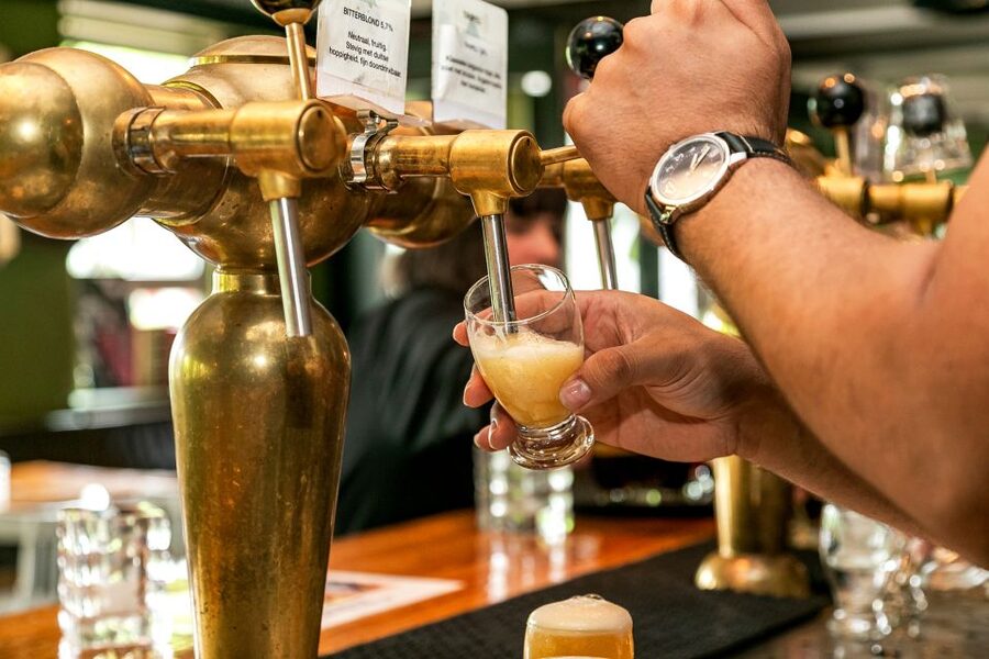 Amsterdam: Guided Craft Beer Brewery Bus Tour with Tastings - First stop: Oedipus Brewing and the changing brewery lineup