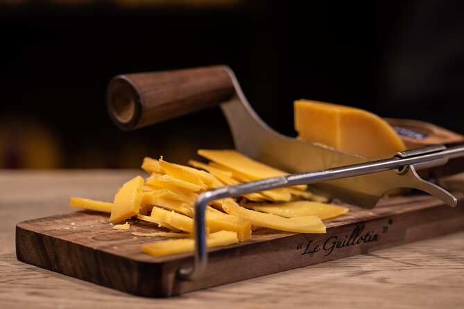 Amsterdam : Guided Cultural Food Tour - Magna Plaza and Amsterdam’s architectural layers