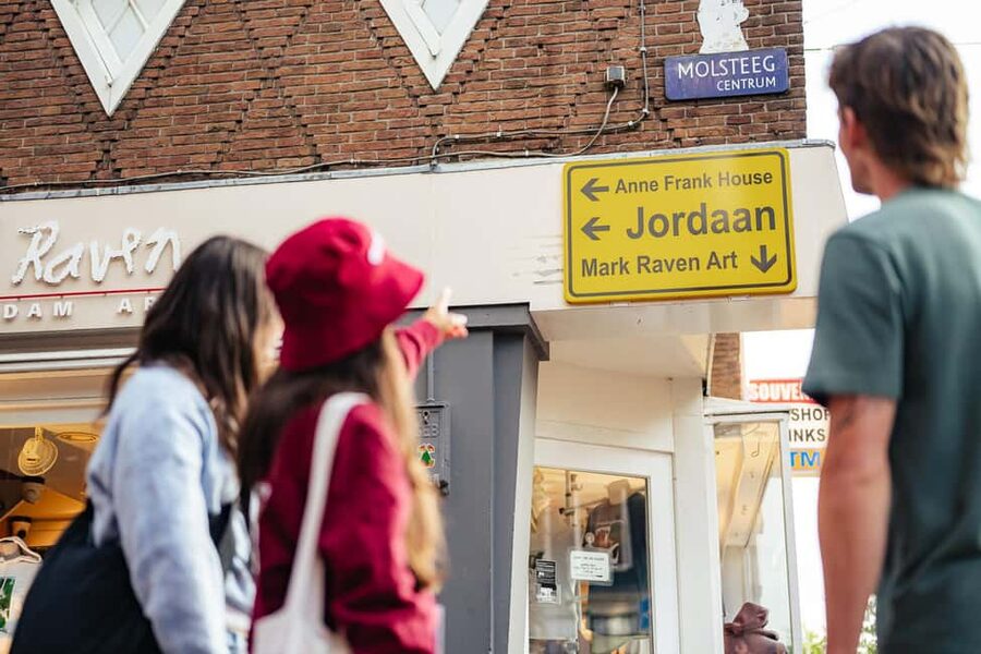 Amsterdam: Guided Cultural Food Tour in German or English - Starting beneath the National Monument