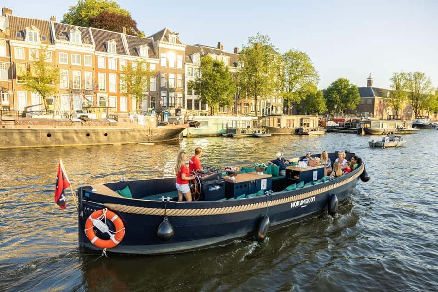 Amsterdam: Guided Open Boat Canal Cruise Including Drink - What the one-hour route actually covers
