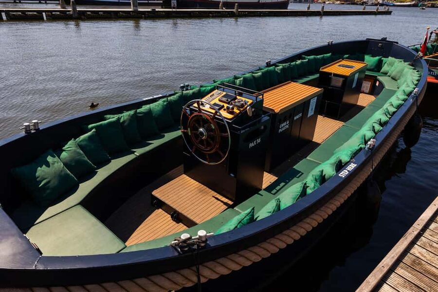 Amsterdam: Guided Open Boat Canal Cruise Including Drink - From the Jewish Cultural District to the Amstel