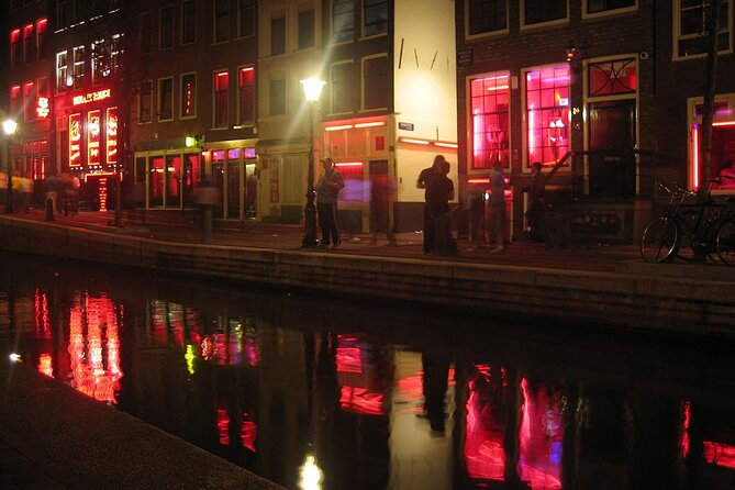 Amsterdam: Guided Red Light District and City Walking Tour - Int Aepjen, one of Amsterdam’s last wooden buildings