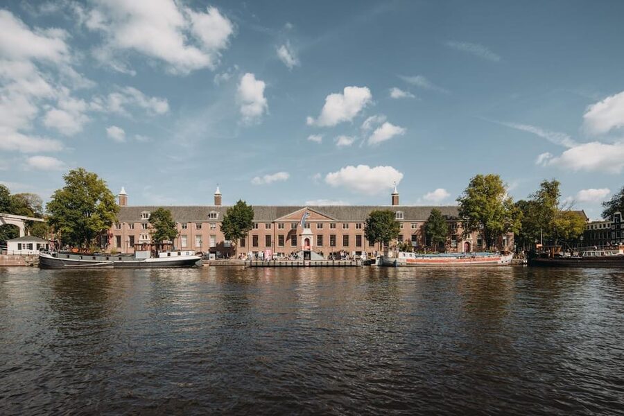 Amsterdam: H'ART Museum Entry Ticket - Entering the Former Amstelhof