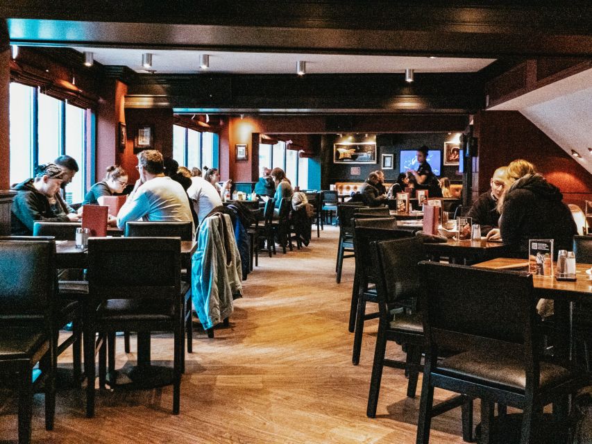Amsterdam: Hard Rock Cafe Experience - The staff and the pace of service