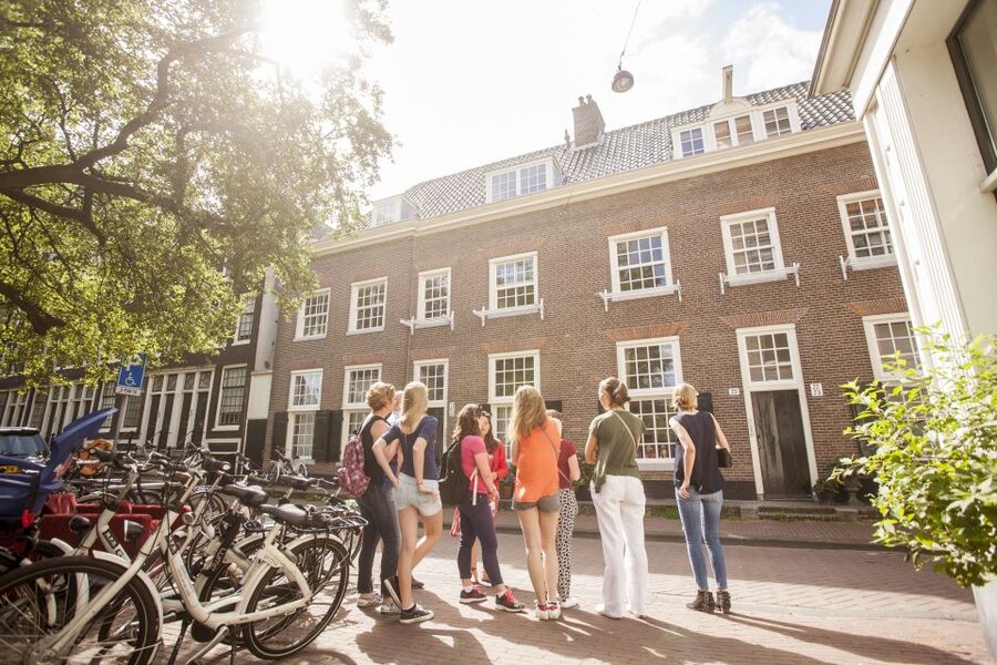 Amsterdam: Hidden Gems & Highlights Guided Bike Tour - Starting in the Jordaan backstreets