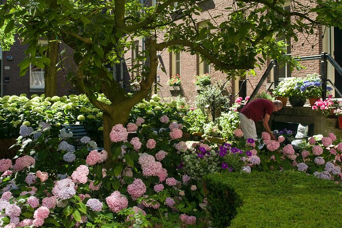 Amsterdam: Hidden Gems Walking Tour in German - Noorderkerk and the apple pie tip