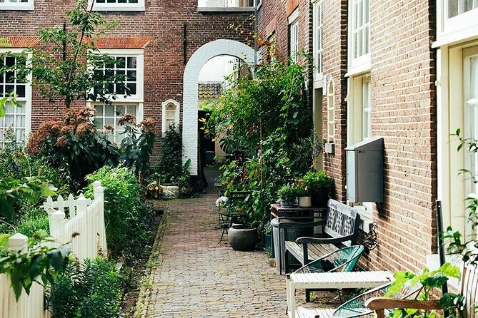 Amsterdam High-End Dutch Food & History Tour - Up to 8 guests - Ending with bitterballen at the birthplace of New York